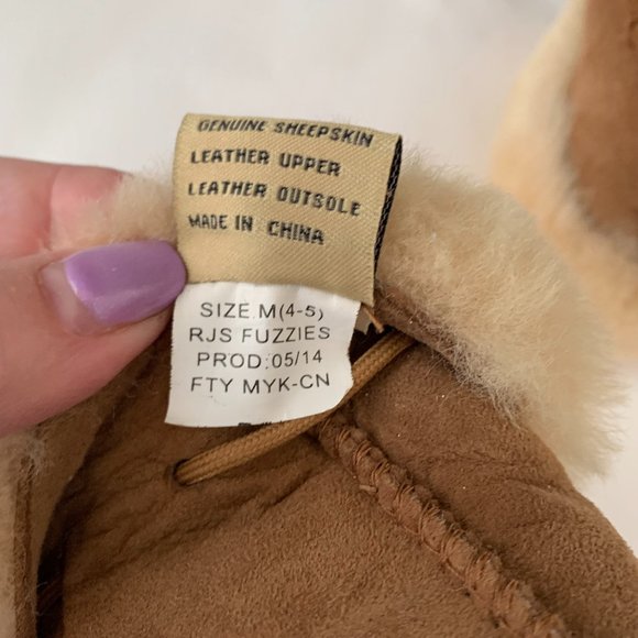 RJS Fuzzies Toddlers’ Brown & Tan Sheepskin Booties W/ Fold Down Collar: M - Picture 7 of 7